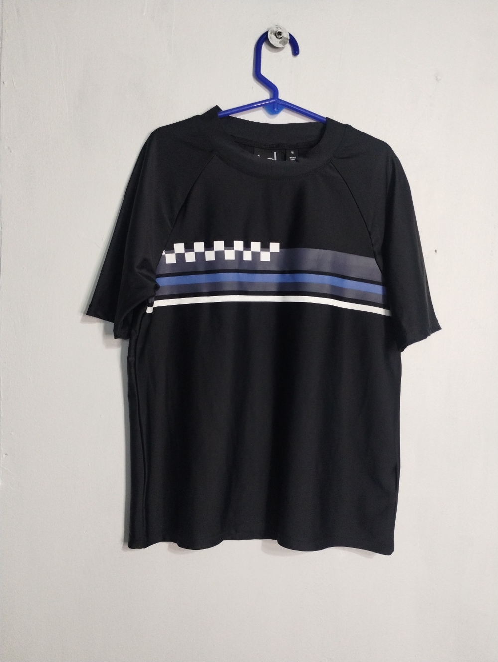 Ideology Little Boys (M) Black Short-Sleeve, Chest Stripe Rash Guarde Swim Top